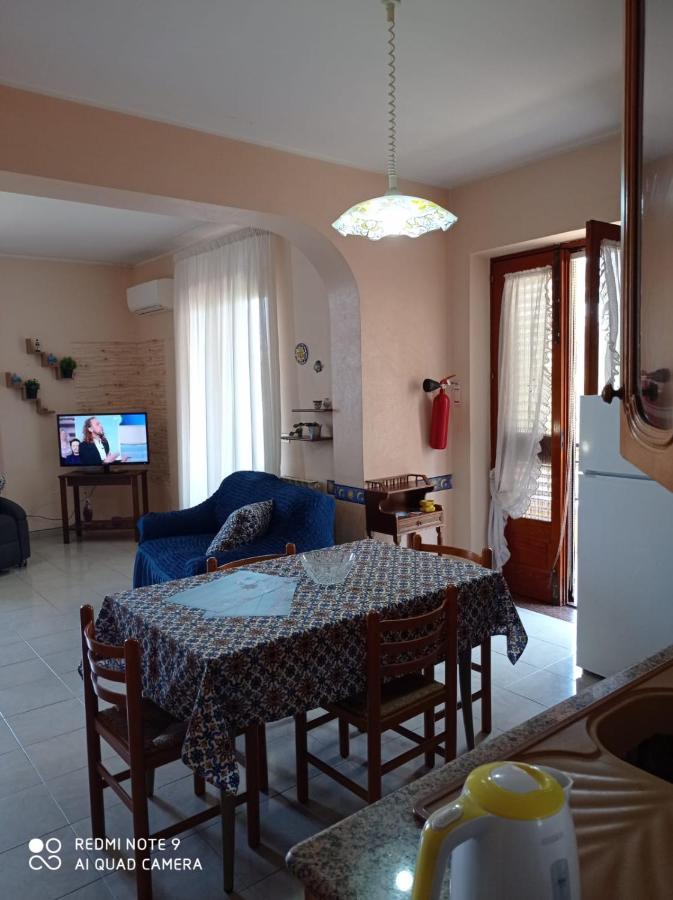 מילאצו Frontemare Rooms מראה חיצוני תמונה